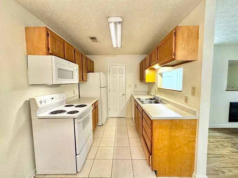 Forest Creek Apartments — Photo 48