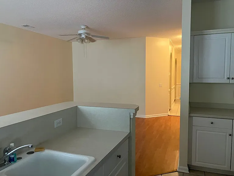 47 Regent Ave — Photo 37