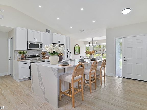 3rd image of 18347 Lee Rd