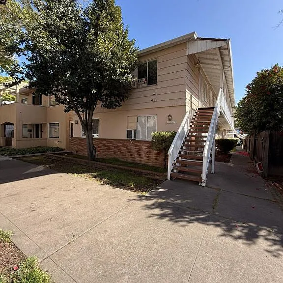 1616 S St — Photo 1