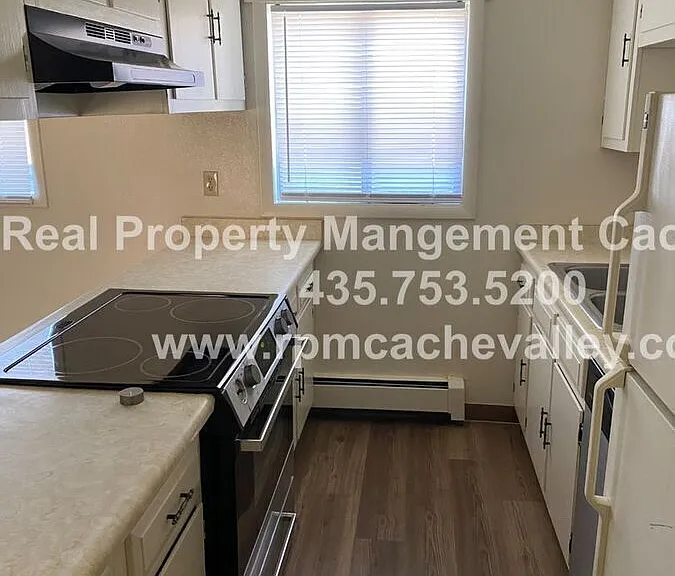 271 Riverbend Rd #7 — Photo 6