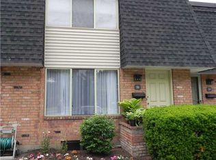 16 Penn Ln, Rochester, NY 14625