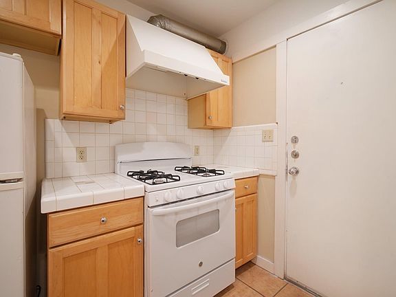 3rd image of 4506 Caswell Ave #B
