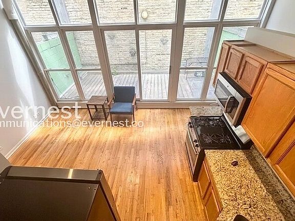 5th image of 1834 Ridge Ave Unit 121