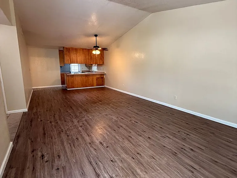 2816 Windsong Ave — Photo 7