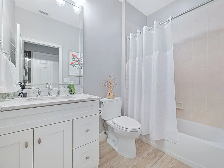 18900 Bay Woods Lake Dr #230 — Photo 31
