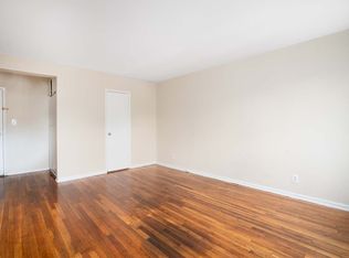 90-20 Winchester Blvd #1C, Queens Village, NY 11428