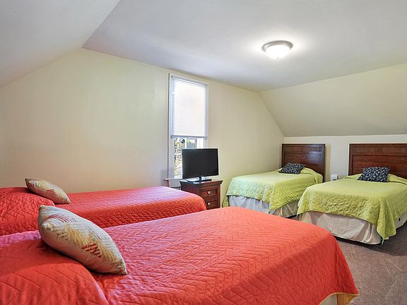 4th image of 2125 Laurel St #B