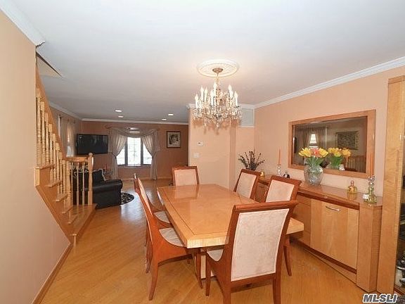 4th image of 58 Salisbury Ave