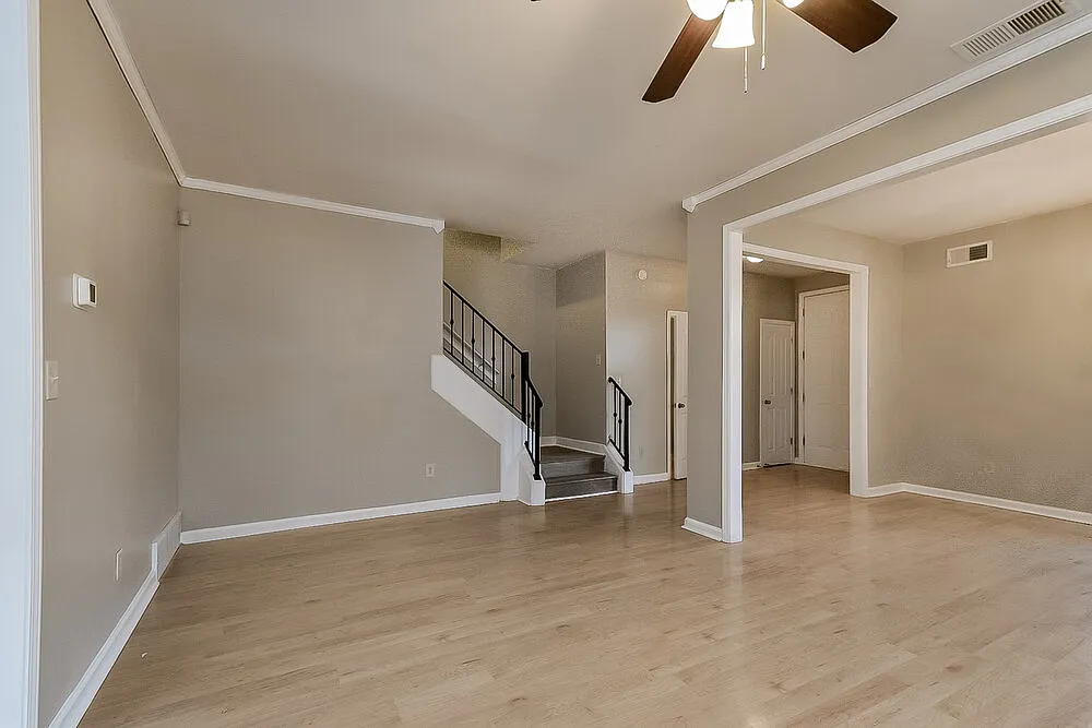 3 bed, 2.5 bath, 1829 sqft, $1,875 — Photo 4