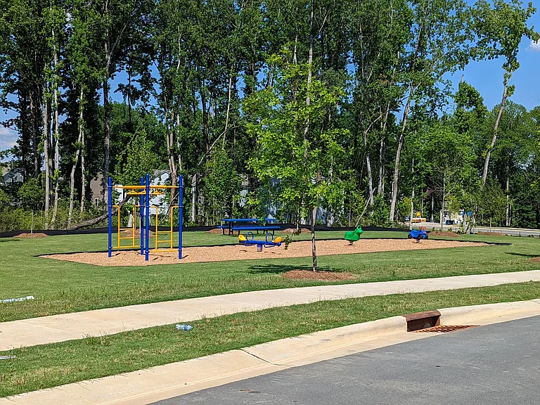 904 Field Ivy Dr — Photo 13