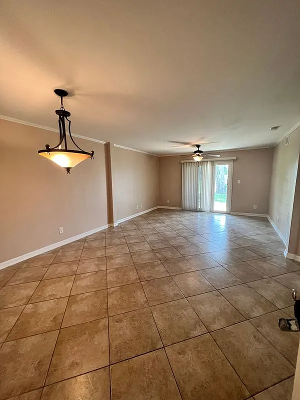 2 bed, 2.0 bath, 920 sqft, $1,350 — Photo 1