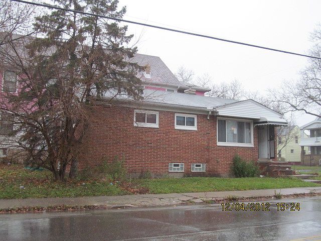2nd image of 3740 E 153rd St