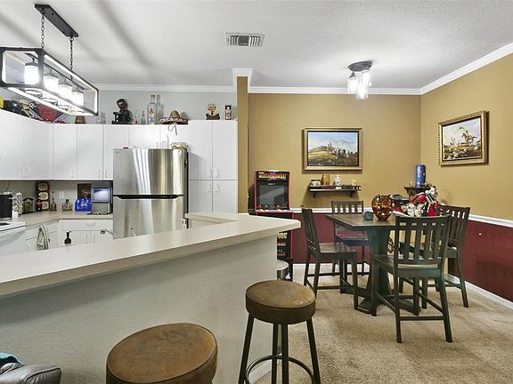 4th image of 3615 Conroy Rd APT 614