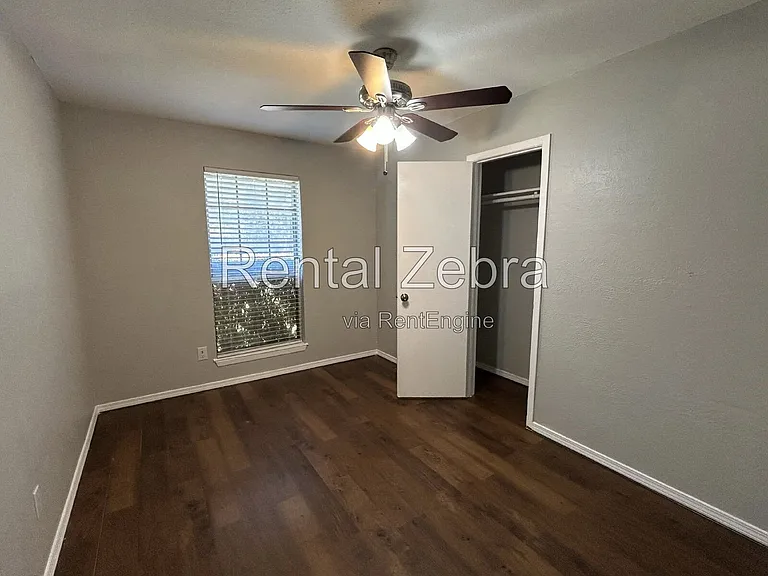 6005 Lindy Ln — Photo 6