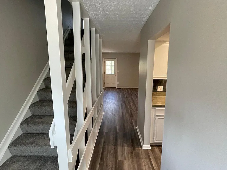 1204 Worthington Heights Blvd — Photo 3