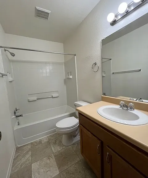 323 Norbeck Ct — Photo 7