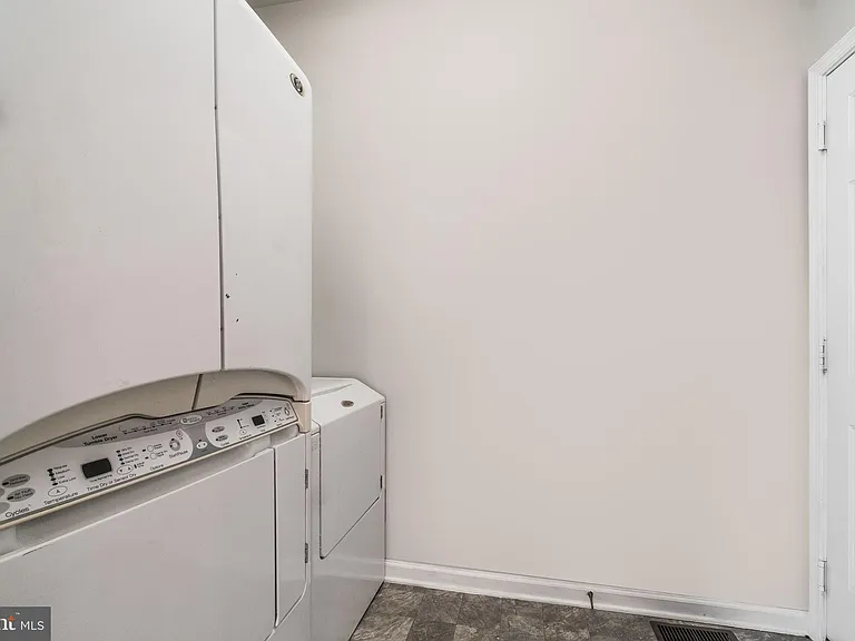 3603 Carolina Ct — Photo 13