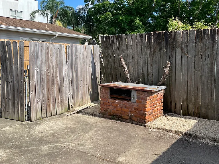 4909 S Claiborne Ave — Photo 12