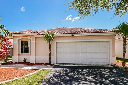 3370 NW 78th Ave Photo 1