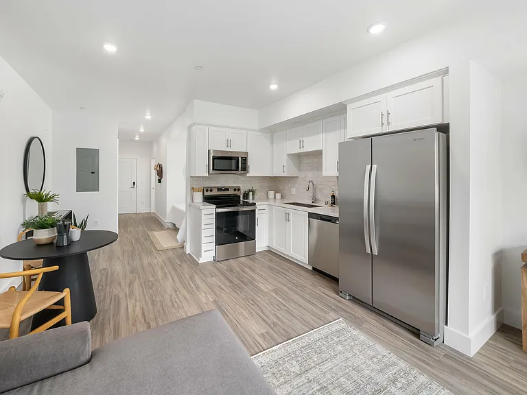 Artisan Apartments — Photo 15