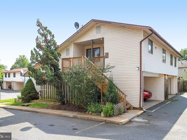 4139 Meadowland Ct, Chantilly, VA 20151