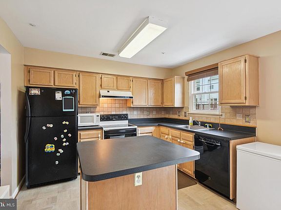 5th image of 2461 Wentworth Dr