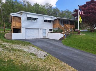 1083 Flatwoods Rd, Vanderbilt, PA 15486