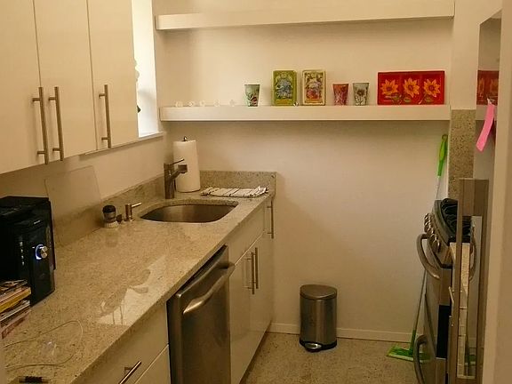 4th image of 106 Central Park S APT 16K