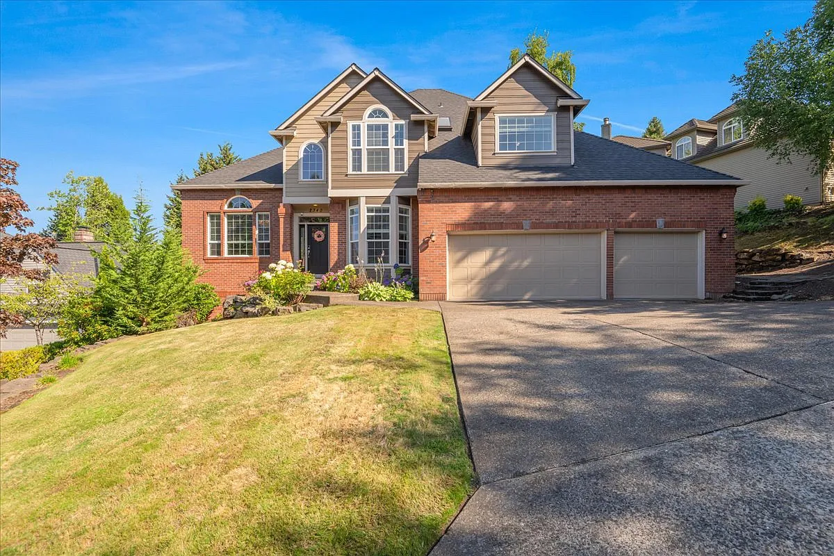 2340 Oakhurst Ln — Photo 1