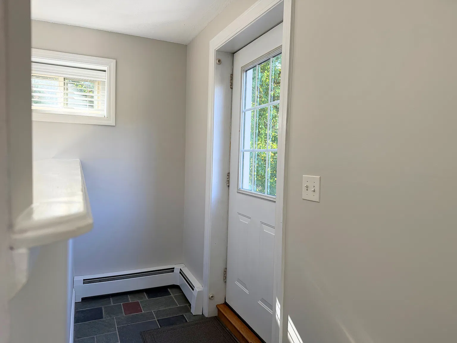 2 bed, 1000 sqft, $2,450 — Photo 2