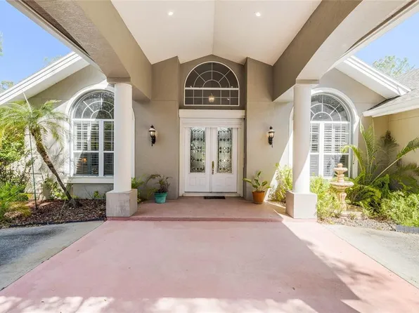 1111 Apache Dr, Geneva, FL 32732
