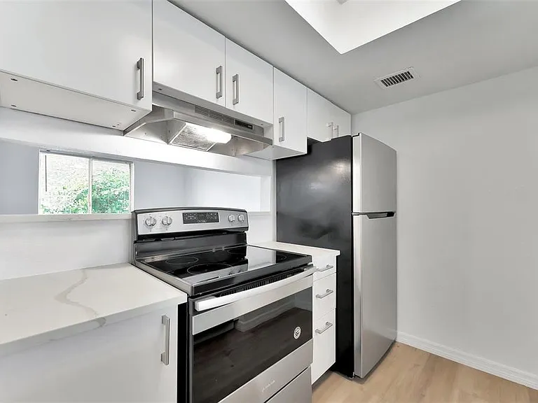 9940 7th Way N #101 — Photo 8