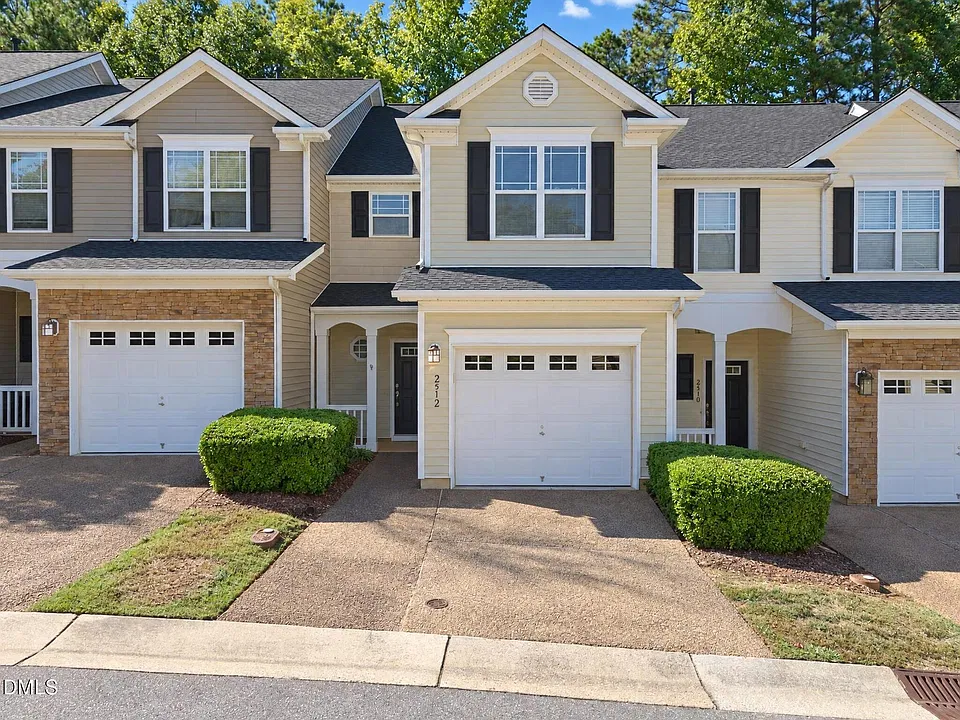 2512 Bryarton Village Way