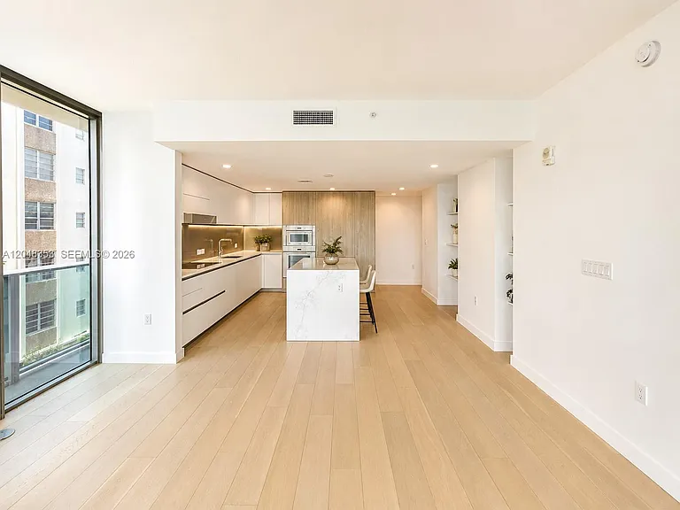 9201 E Bay Harbor Dr #401 — Photo 11