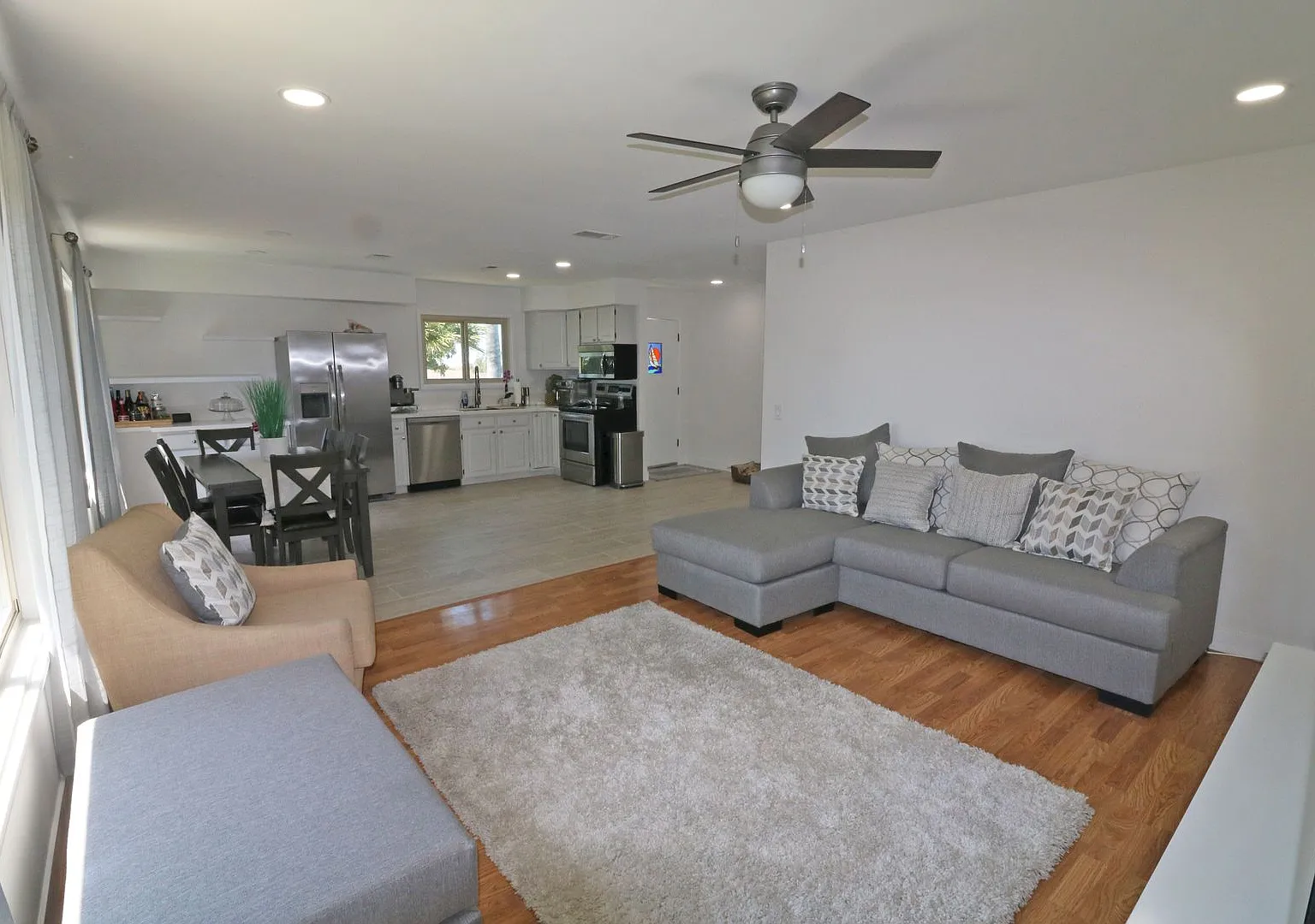 2/2 condo in Oceanside! 55+ community! Fully remodeled! Stainless appliances, open floor plan, pr... — Photo 1