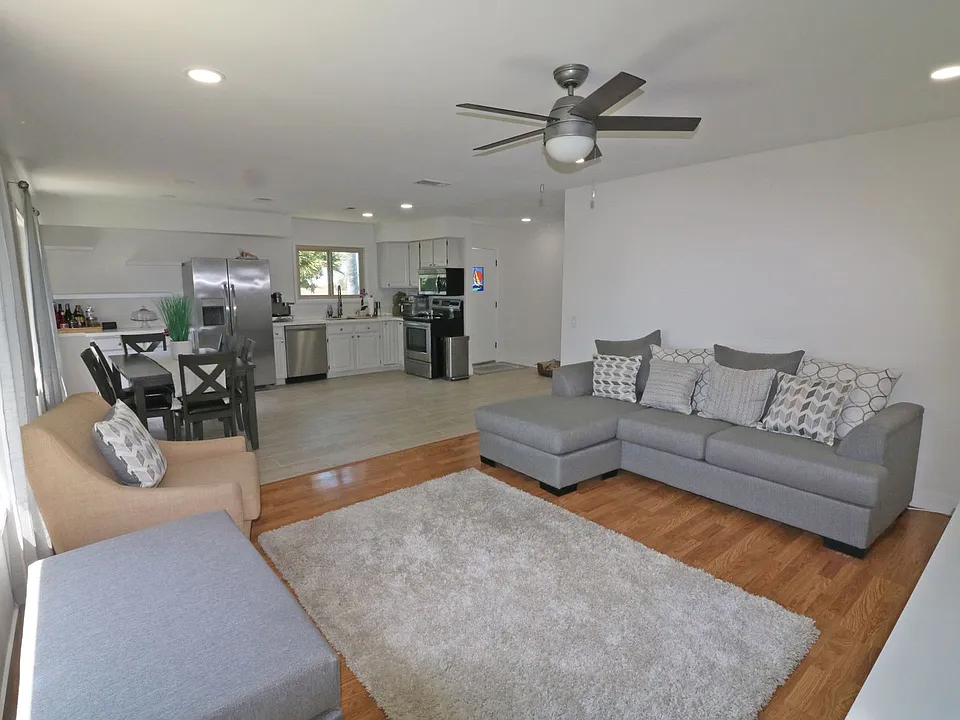 1102 Turnstone Way