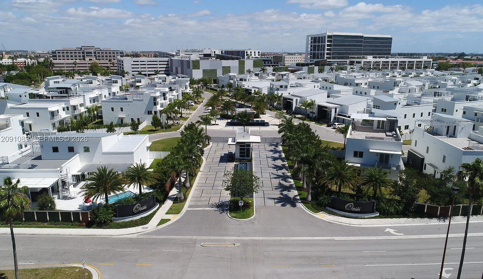 Oasis Park Square At Dora — Photo 1