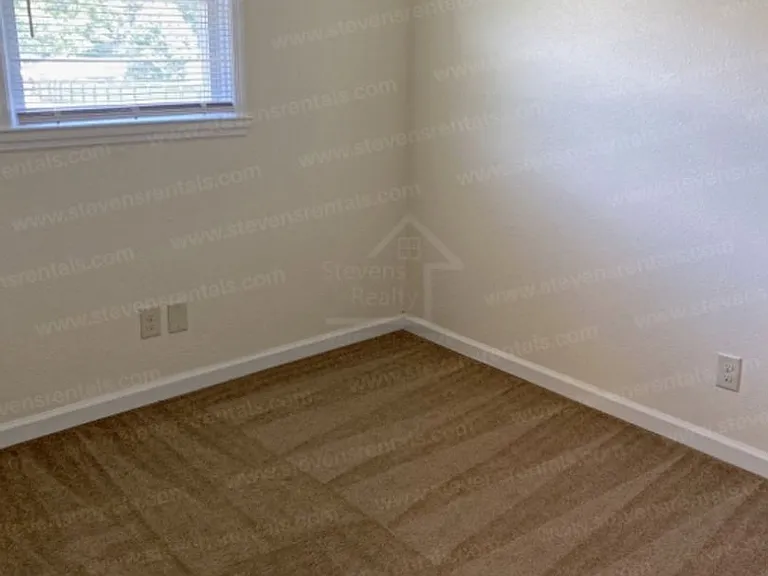Couch Apartments — Photo 25