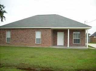 322 N 15th St, Port Allen, LA 70767