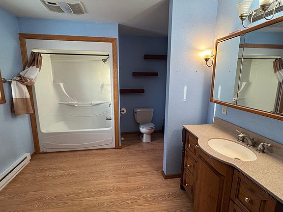 5th image of 44028 220th St