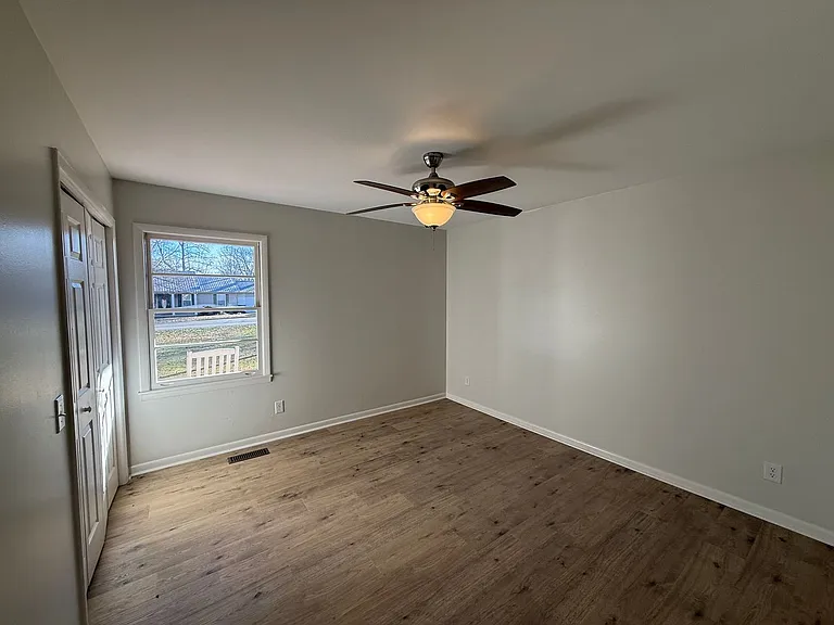805 7th St NE — Photo 32