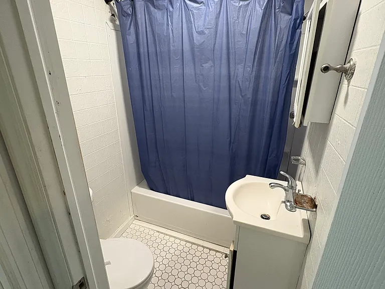 4 Seawanhaka Ave — Photo 5