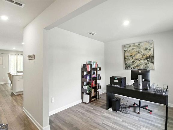 3rd image of 336 Bennett Way