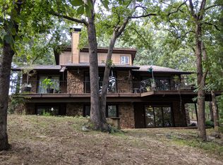 110 W Poplar St, Van Buren, AR 72956