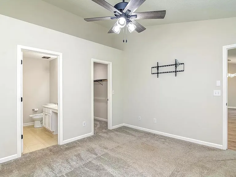 784 Waterbrook Ln — Photo 20