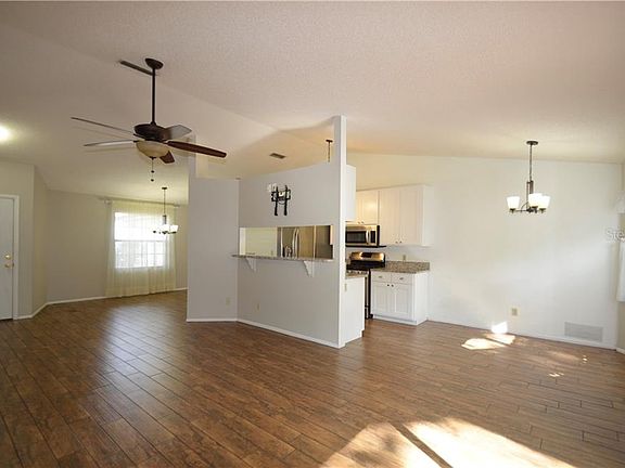 4th image of 211 Mellonville Ave