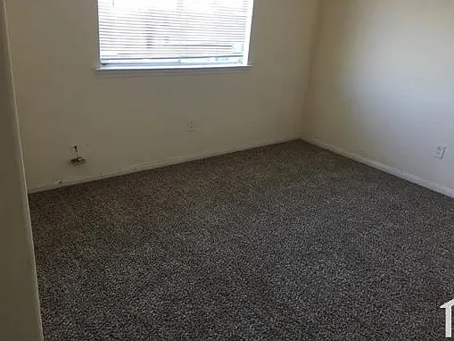 4 bed, 1380 sqft, $1,900 — Photo 3