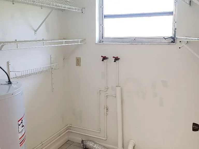 120 SW Trafalgar Pkwy — Photo 13