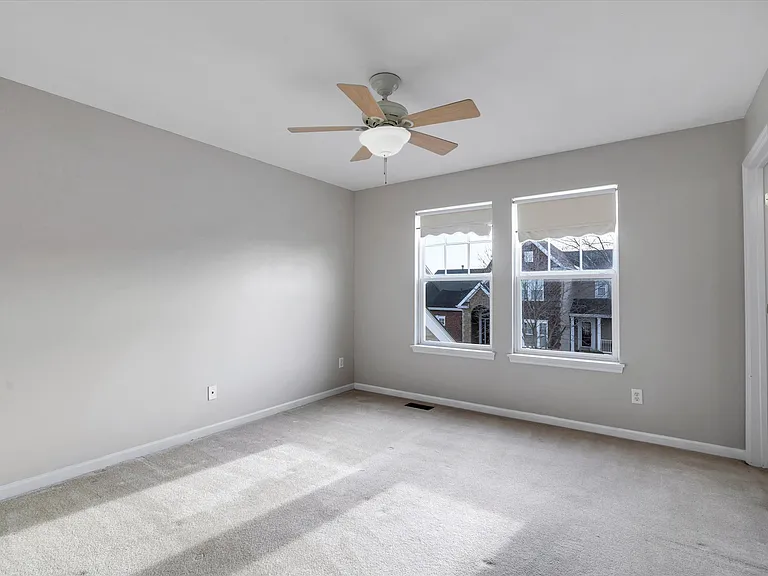317 Lake Side View Ln — Photo 43